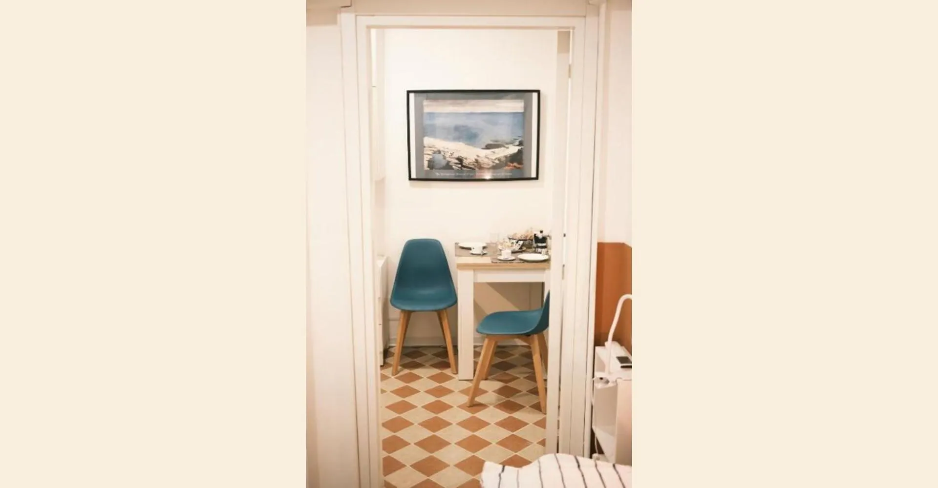 Nespolino, Piccola Casetta In Centro Storico Al Piano Terra Con Piccolo Spazio Esterno Privato Naples 0*,  Italy
