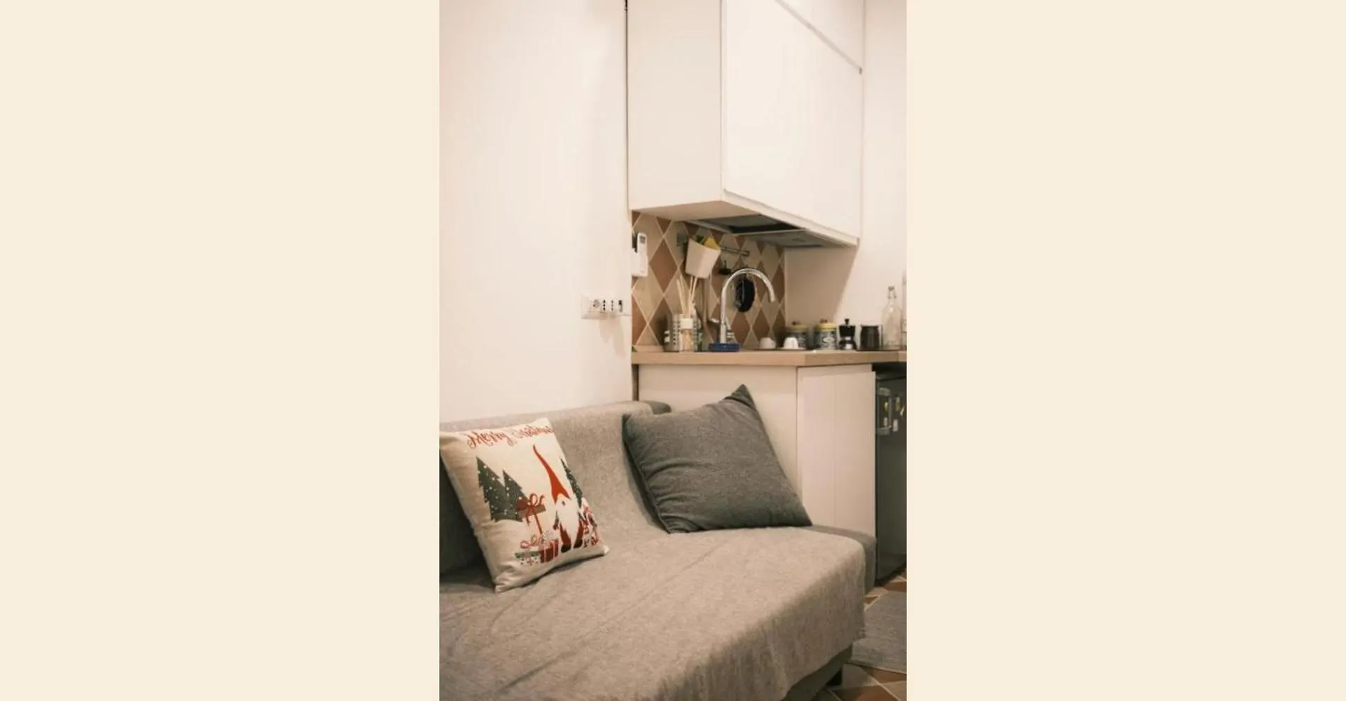 Nespolino, Piccola Casetta In Centro Storico Al Piano Terra Con Piccolo Spazio Esterno Privato Naples Apartment