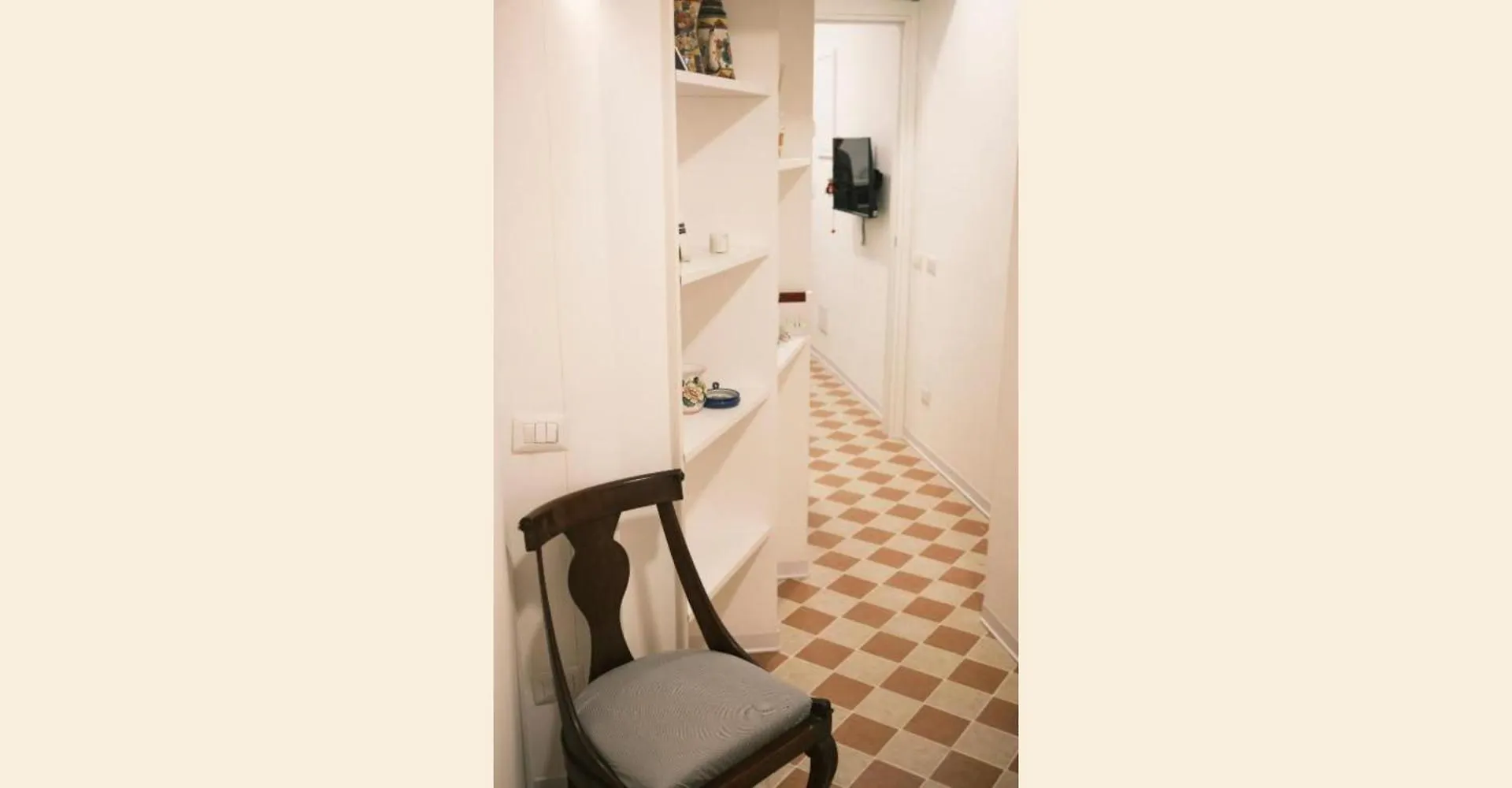 Nespolino, Piccola Casetta In Centro Storico Al Piano Terra Con Piccolo Spazio Esterno Privato Naples Apartment