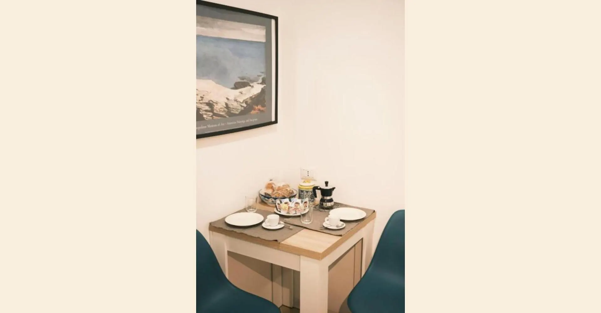 Apartment Nespolino, Piccola Casetta In Centro Storico Al Piano Terra Con Piccolo Spazio Esterno Privato Naples